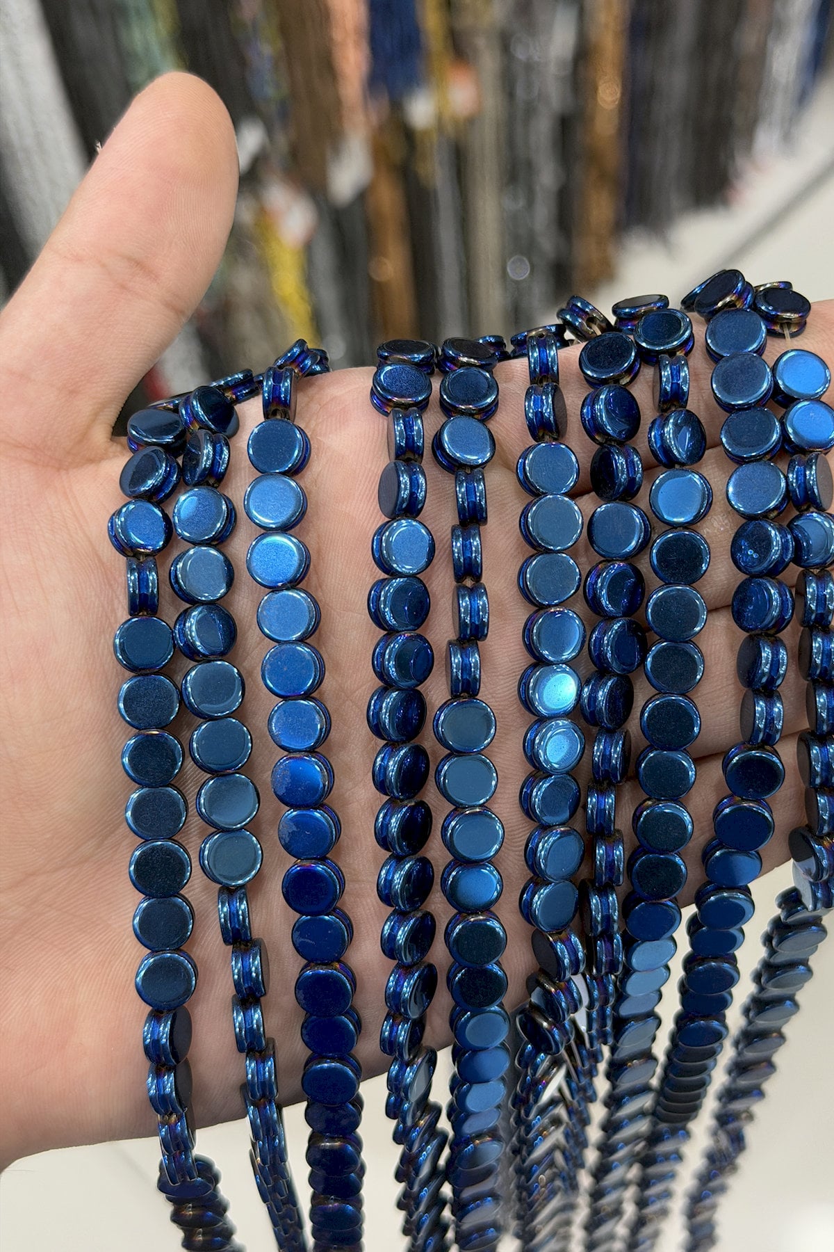 Hematit Taşı Kanallı Kesim Parlak Mavi 8x4mm Doğal Taş Dizi