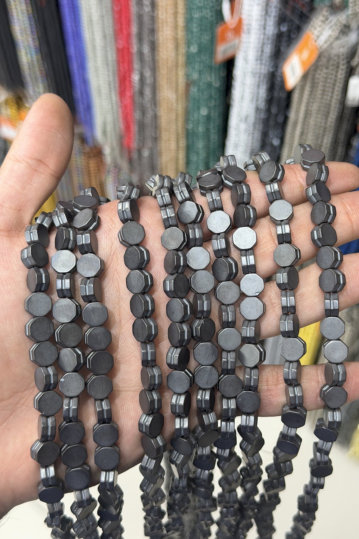 Hematit Taşı Kanallı Yassı Altıgen Kesim Mat Gri 8x8mm Doğal Taş Dizi