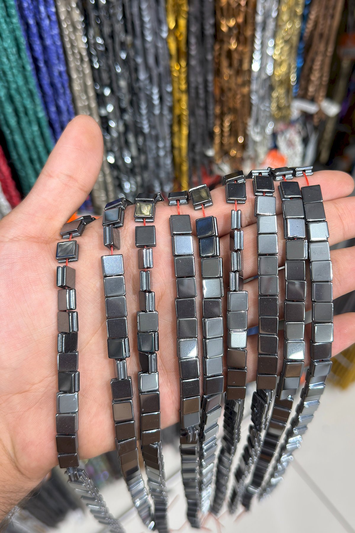 Hematit Taşı Kanallı Yassı Kare Kesim Parlak Füme 8x8mm Doğal Taş Dizi