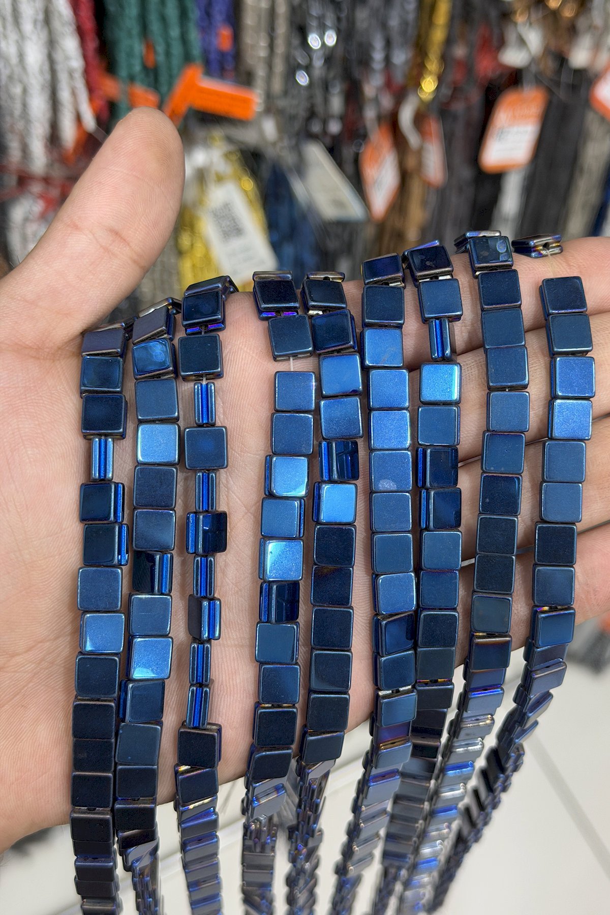 Hematit Taşı Kanallı Yassı Kare Kesim Parlak Mavi 8x8mm Doğal Taş Dizi