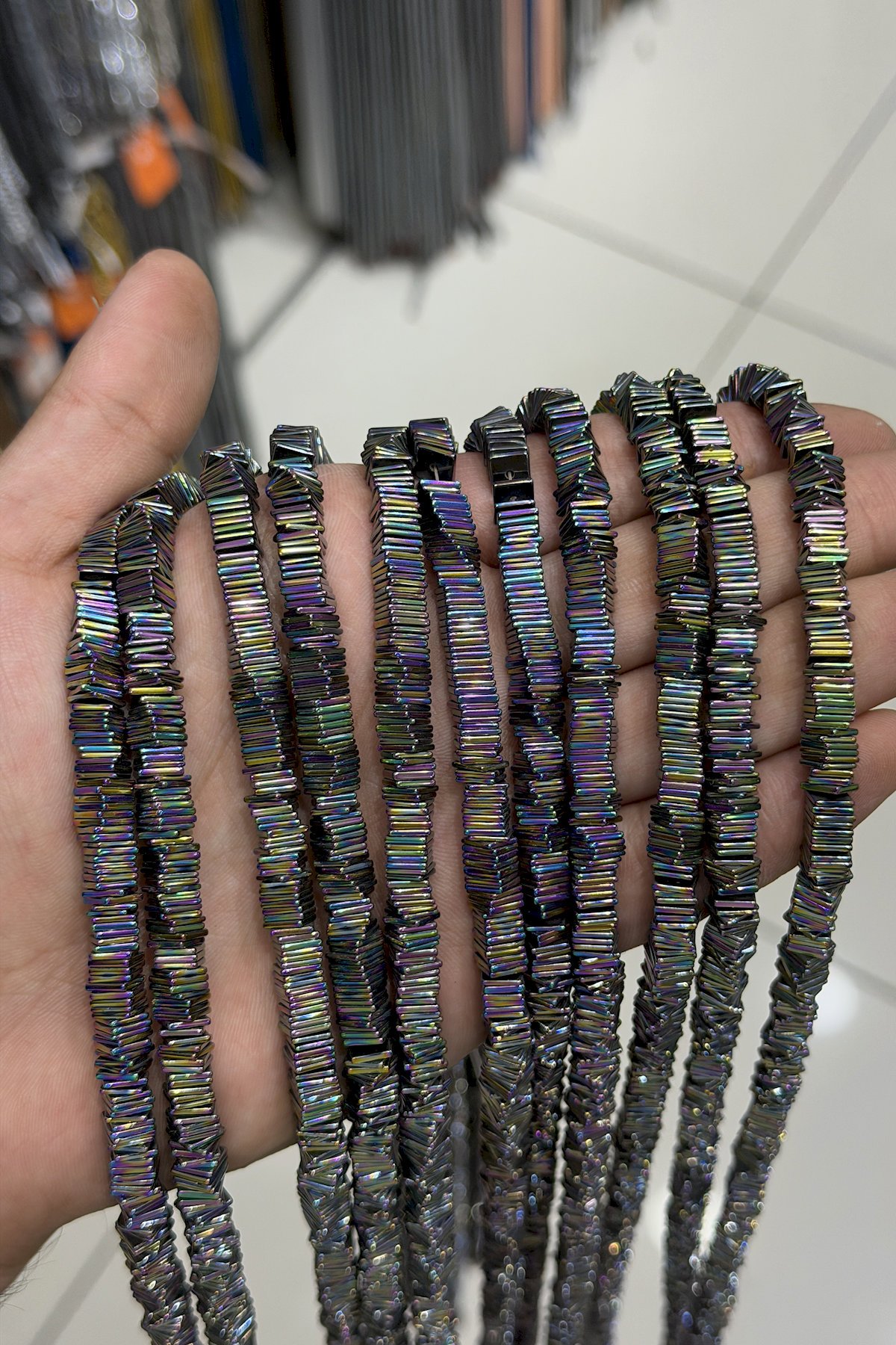 Hematit Taşı Kare Kesim Parlak Gökkuşağı 6x1mm Doğal Taş Dizi