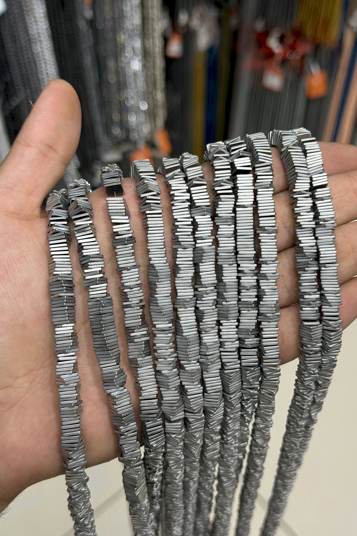Hematit Taşı Kare Rondela Kesim Mat Açık Gri 6x1mm Doğal Taş Dizi