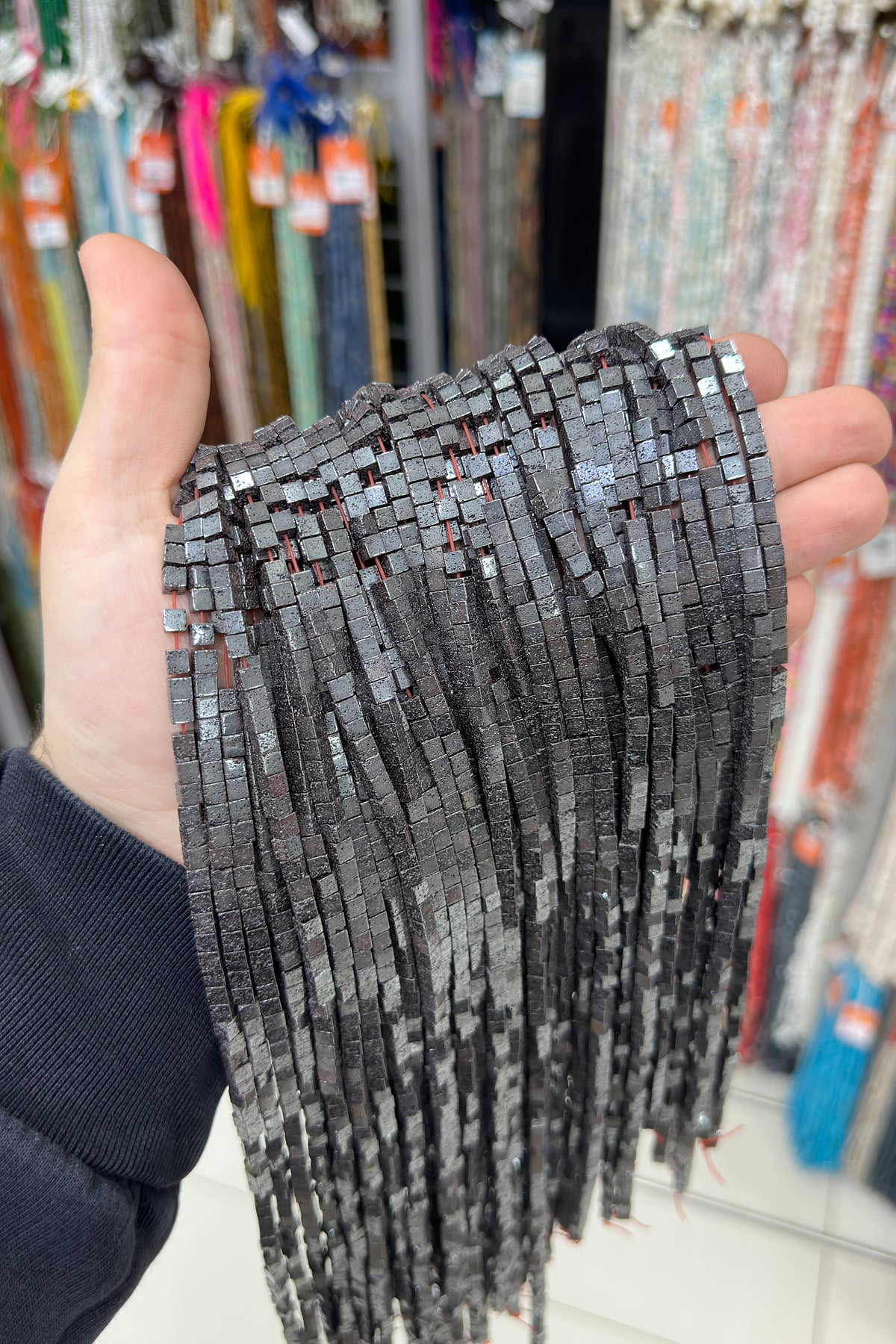 Hematit Taşı Küp Kesim Parlak Füme 4x4mm Doğal Taş Dizi