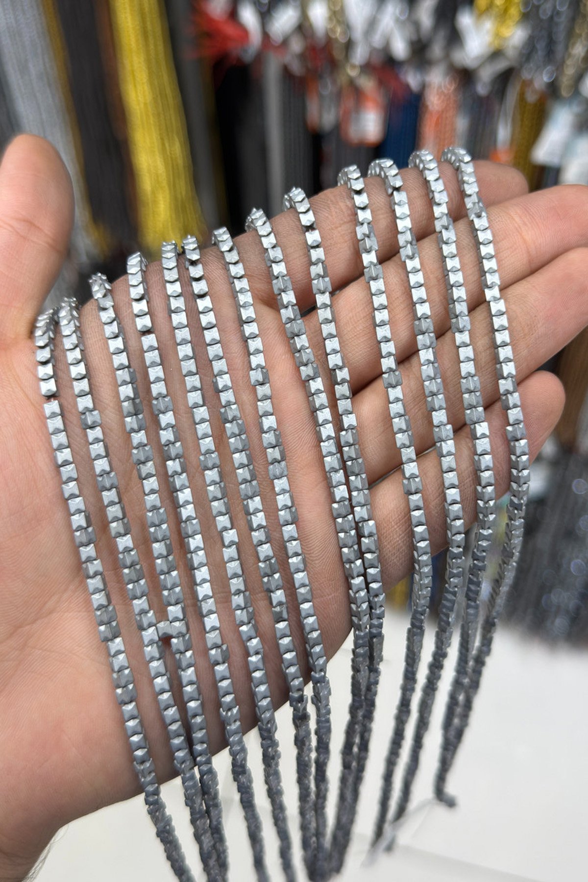 Hematit Taşı Küp Kesim Mat Açık Gri 3x3mm Doğal Taş Dizi
