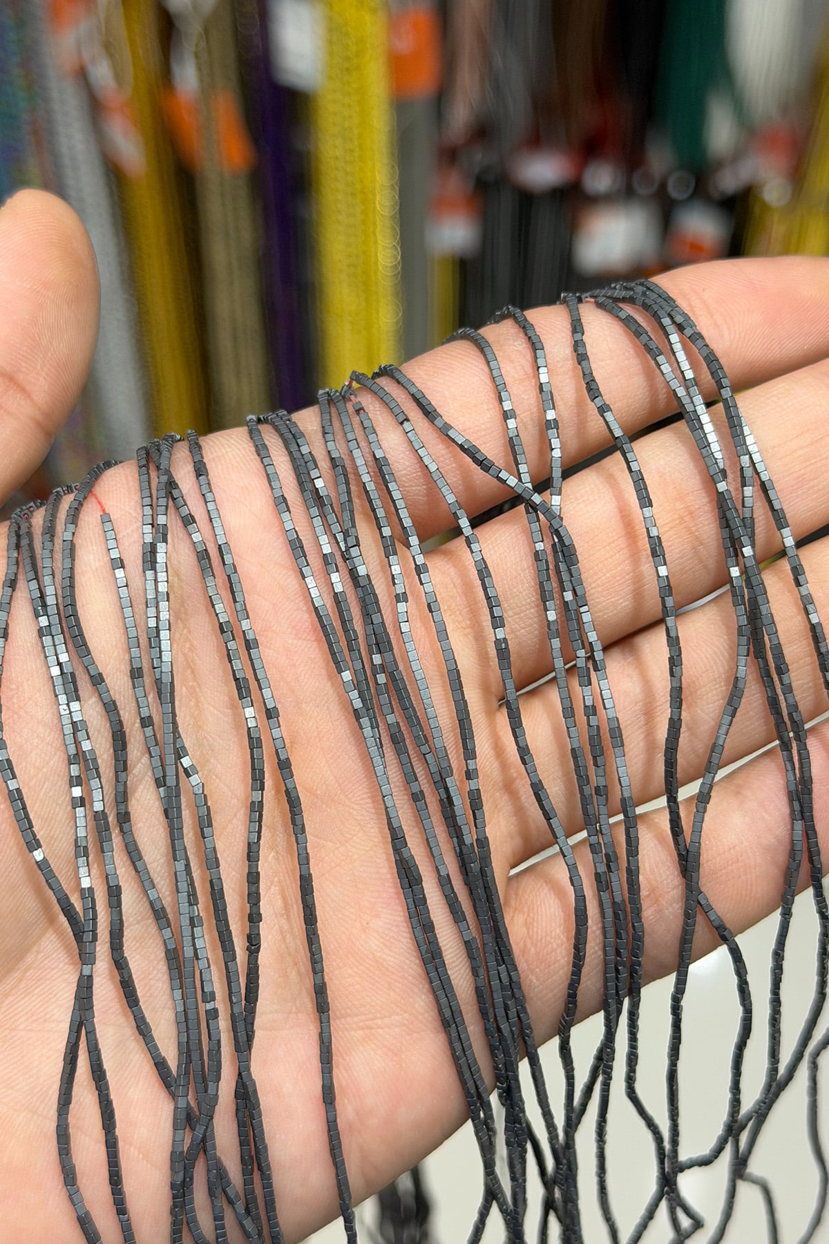 Hematit Taşı Küp Kesim Mat Gri 1x1mm Doğal Taş Dizi