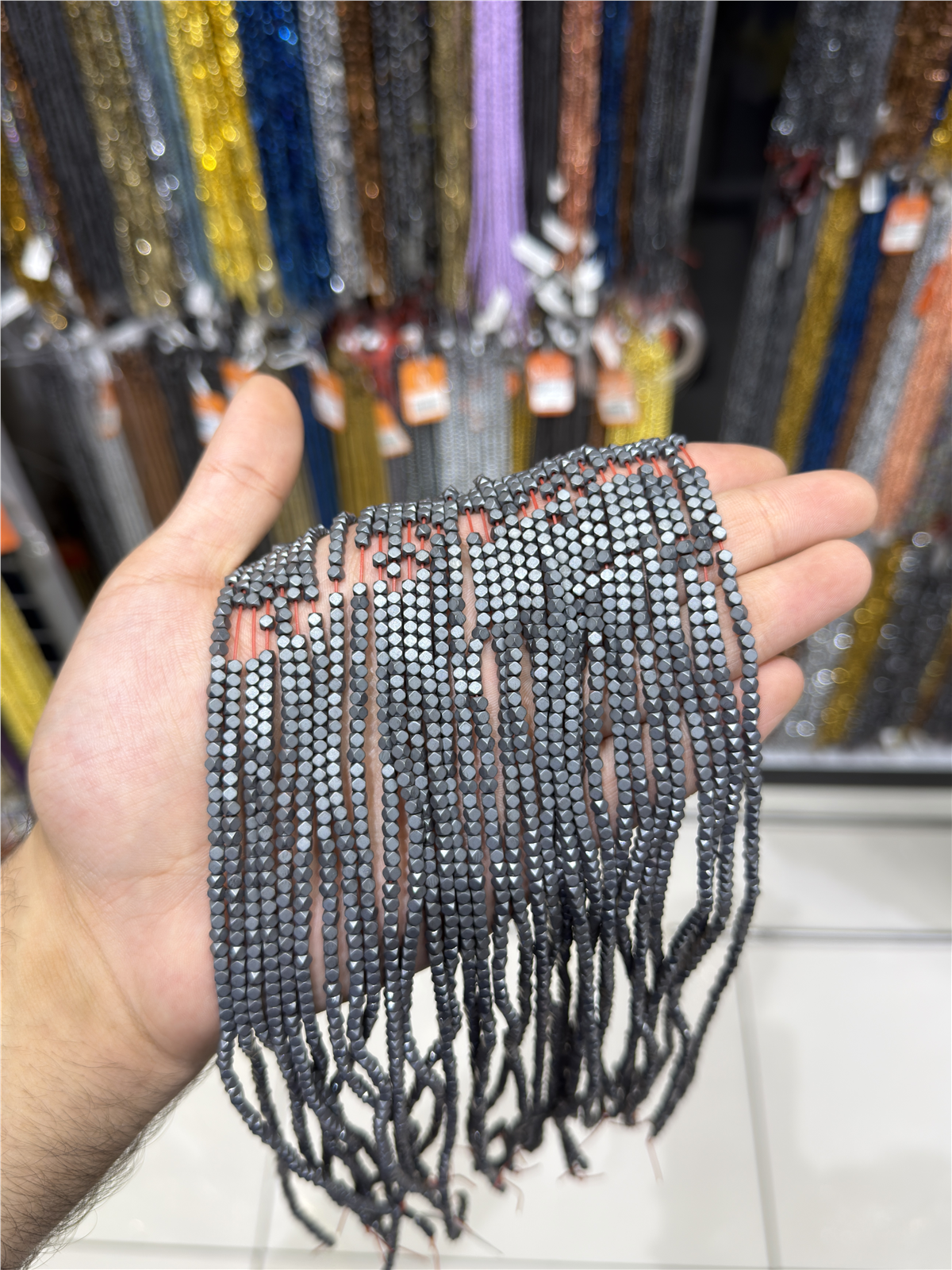 Hematit Taşı Küp Kesim Mat Gri 3x3mm Doğal Taş Dizi