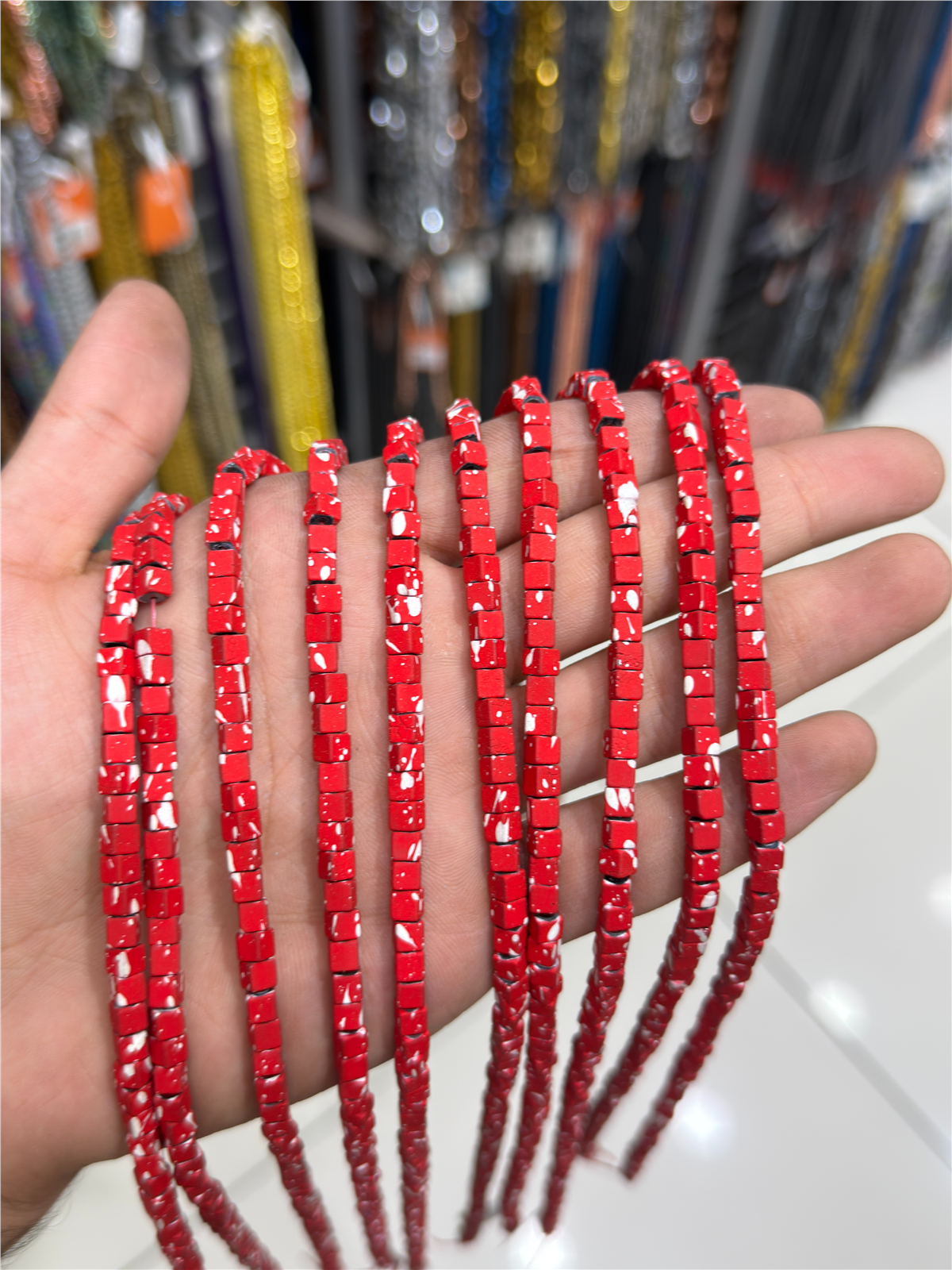 Hematit Taşı Küp Kesim Mat Kırmızı 4x4mm Doğal Taş Dizi