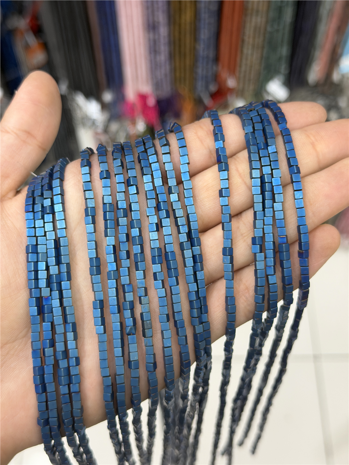 Hematit Taşı Küp Kesim Mat Mavi 3x3mm Doğal Taş Dizi