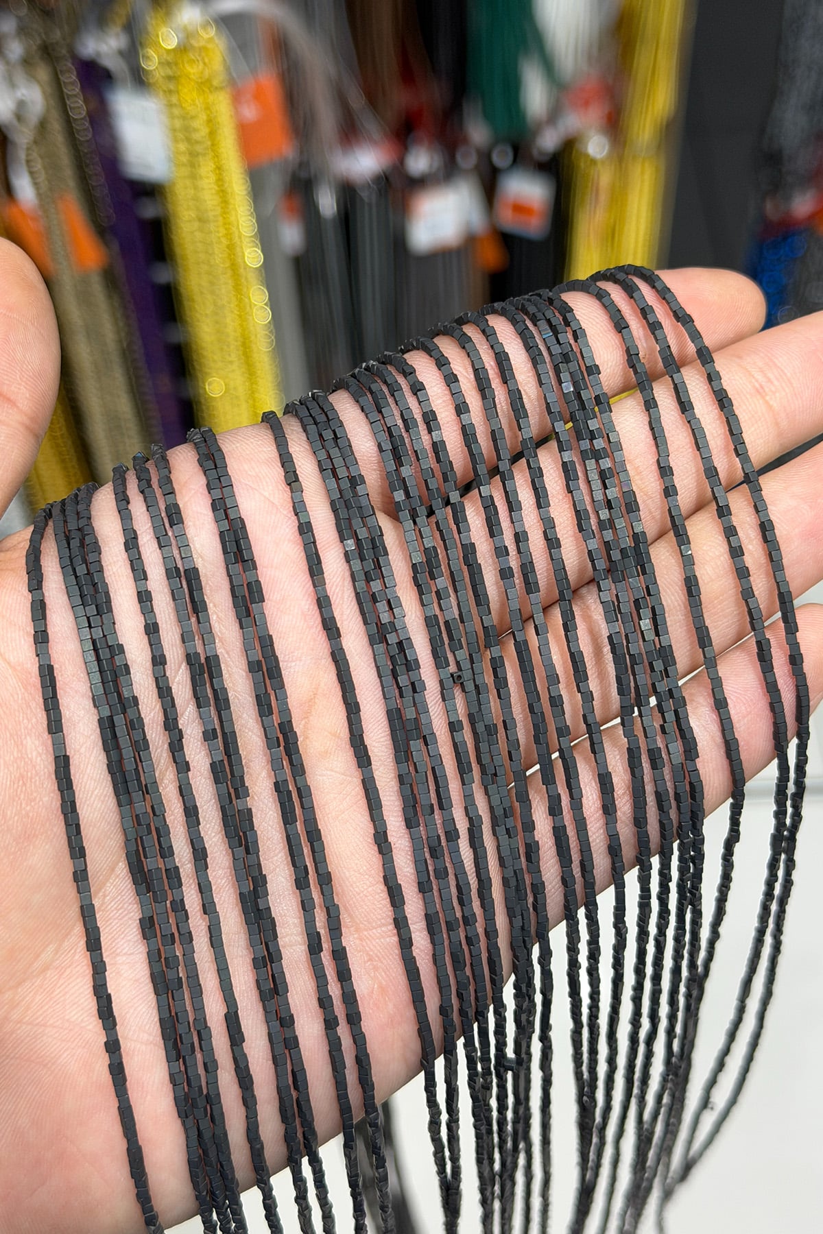 Hematit Taşı Küp Kesim Mat Siyah 1x1mm Doğal Taş Dizi