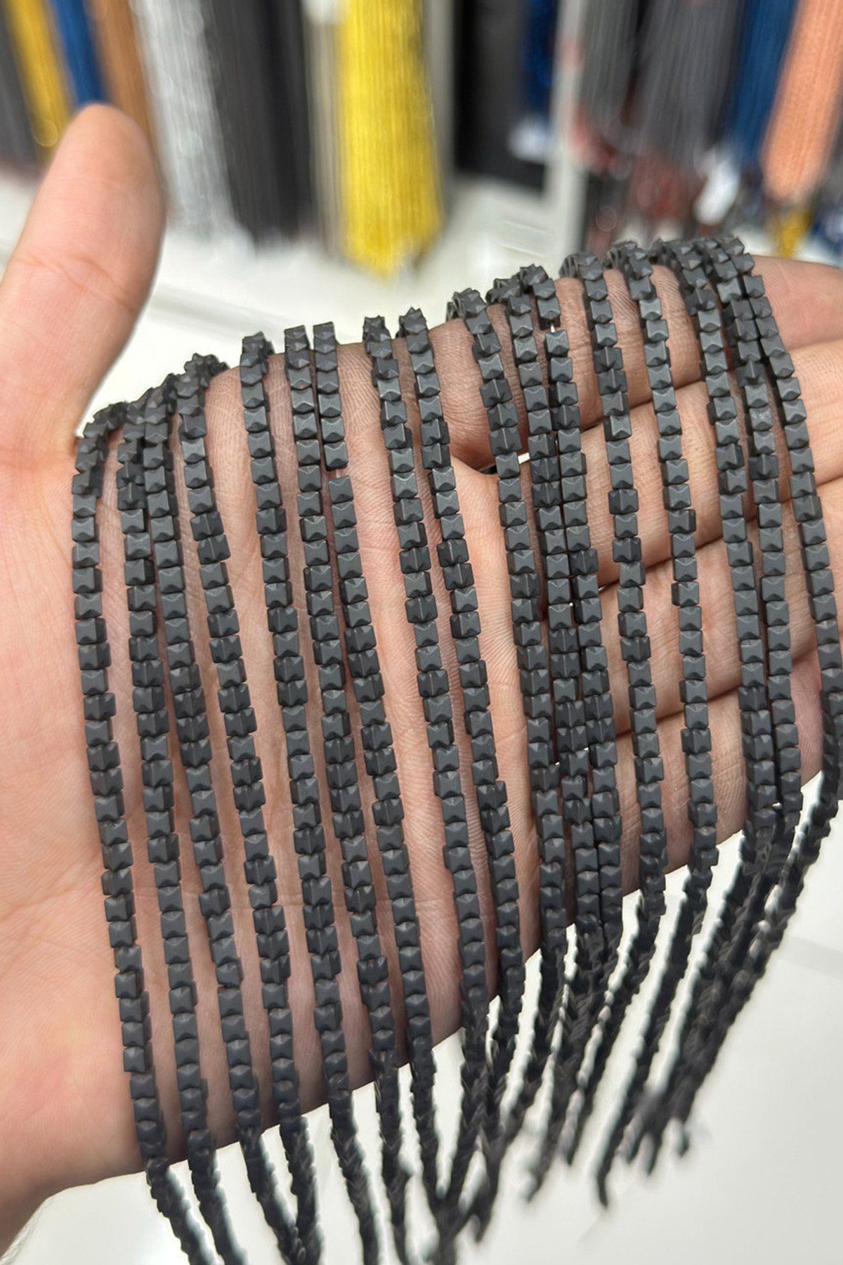 Hematit Taşı Küp Kesim Mat Siyah 3x3mm Doğal Taş Dizi