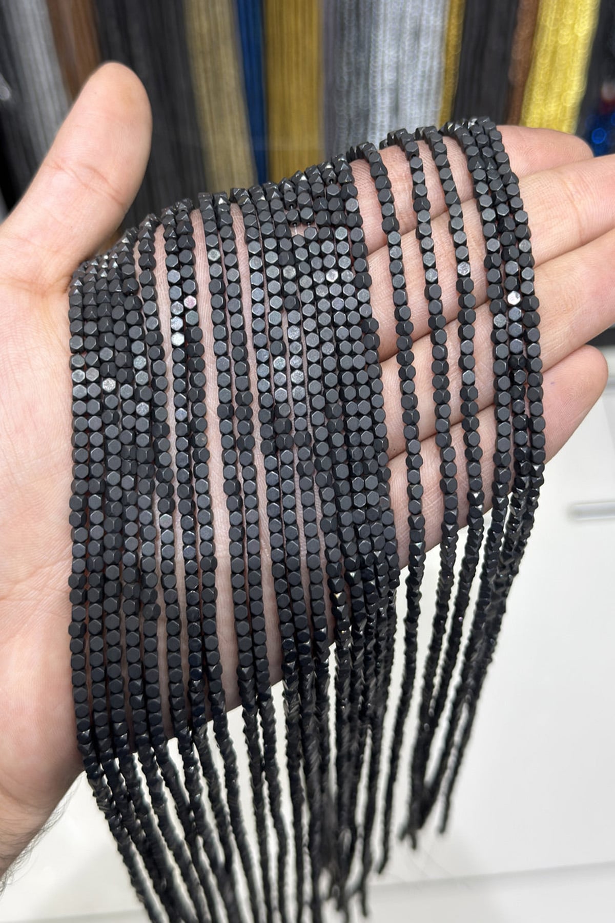 Hematit Taşı Küp Kesim Mat Siyah 3x3mm Doğal Taş Dizi