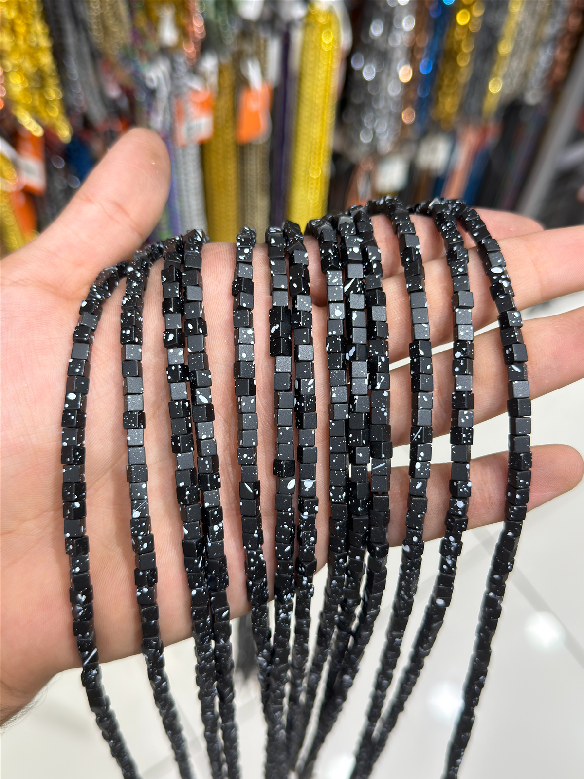 Hematit Taşı Küp Kesim Mat Siyah 4x4mm Doğal Taş Dizi