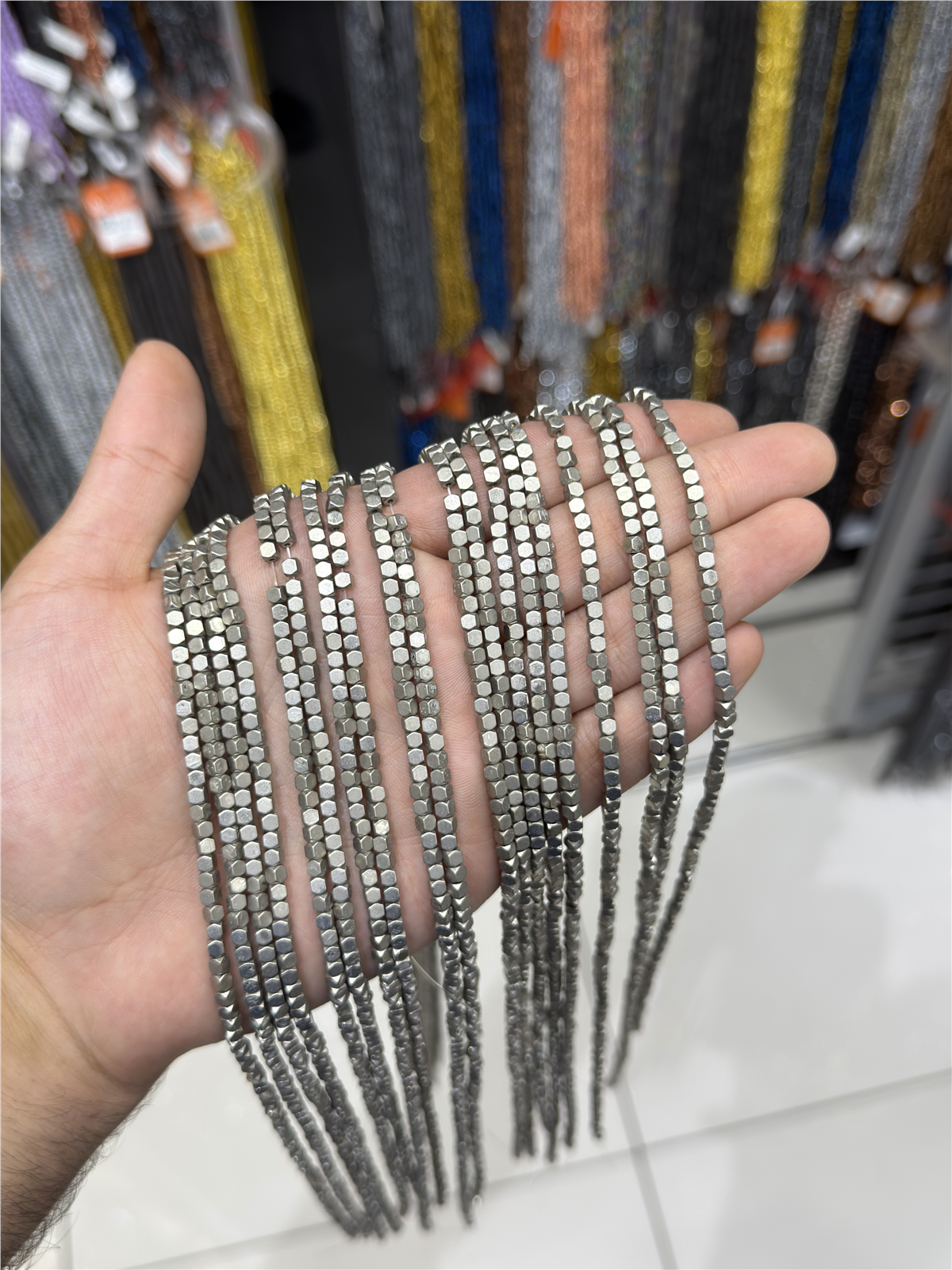 Hematit Taşı Küp Kesim Mat Titanyum 3x3mm Doğal Taş Dizi