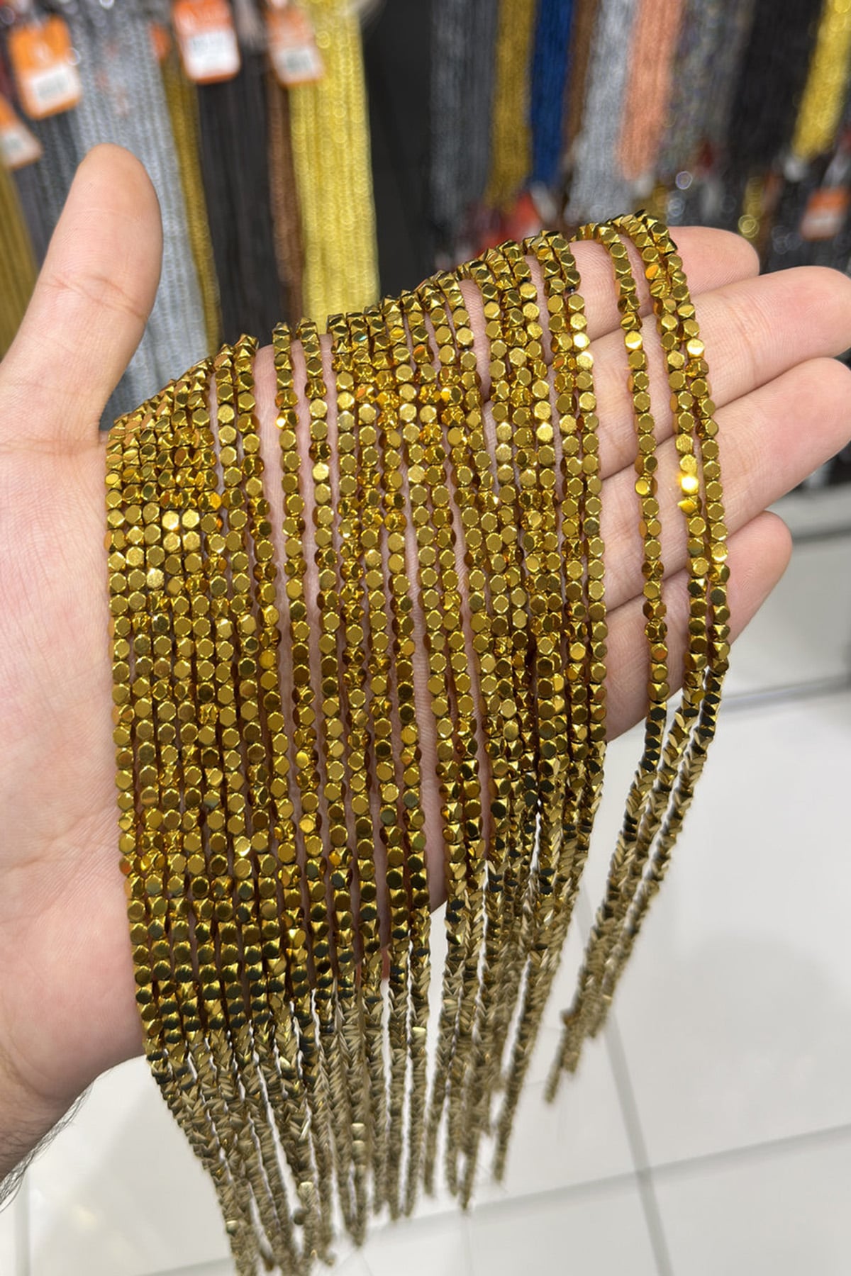 Hematit Taşı Küp Kesim Parlak Gold 3x3mm Doğal Taş Dizi