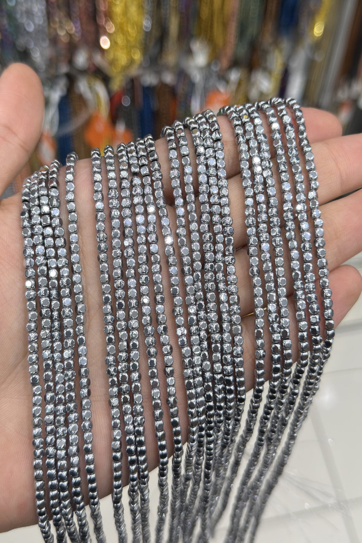 Hematit Taşı Küp Kesim Parlak Gümüş 3x3mm Doğal Taş Dizi