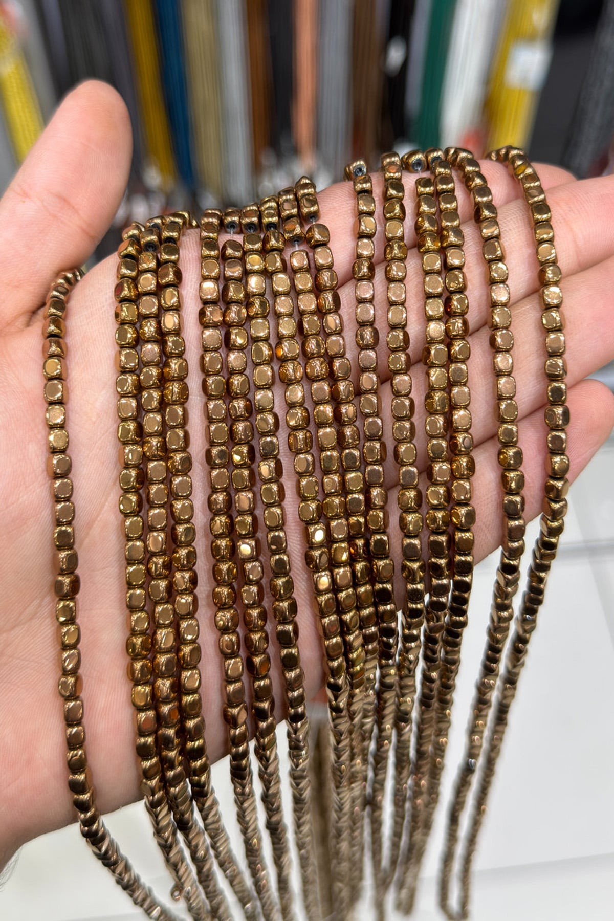 Hematit Taşı Küp Kesim Parlak Kahverengi 4x4mm Doğal Taş Dizi