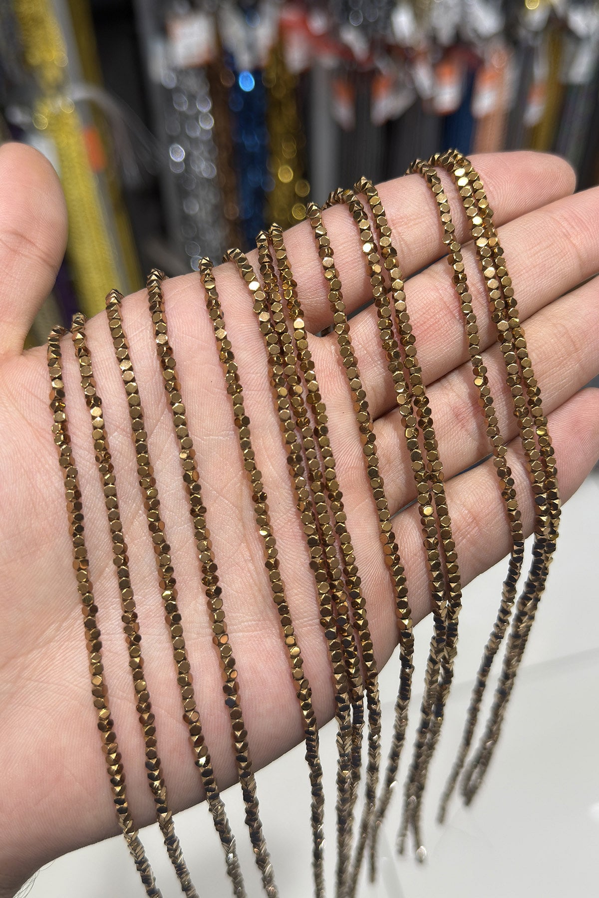 Hematit Taşı Küp Kesim Parlak Kahverengi 2x2mm Doğal Taş Dizi