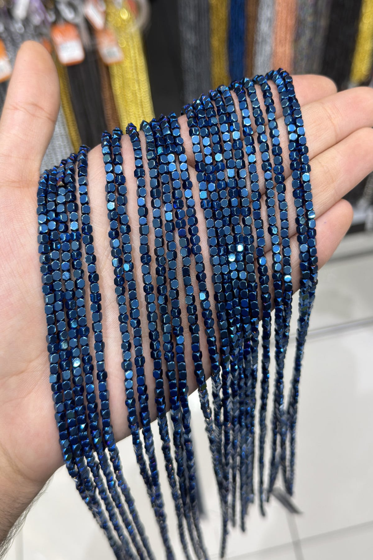Hematit Taşı Küp Kesim Parlak Mavi 3x3mm Doğal Taş Dizi