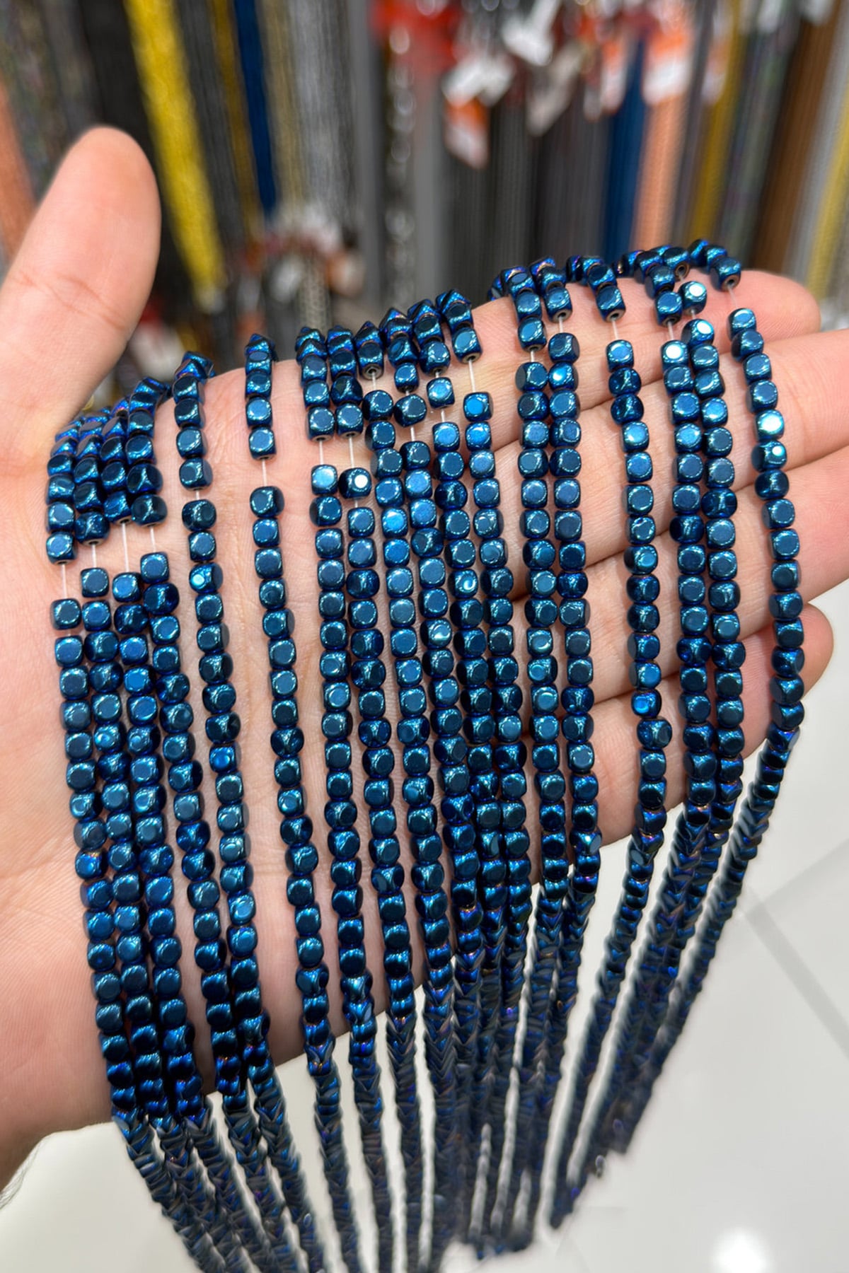Hematit Taşı Küp Kesim Parlak Mavi 4x4mm Doğal Taş Dizi