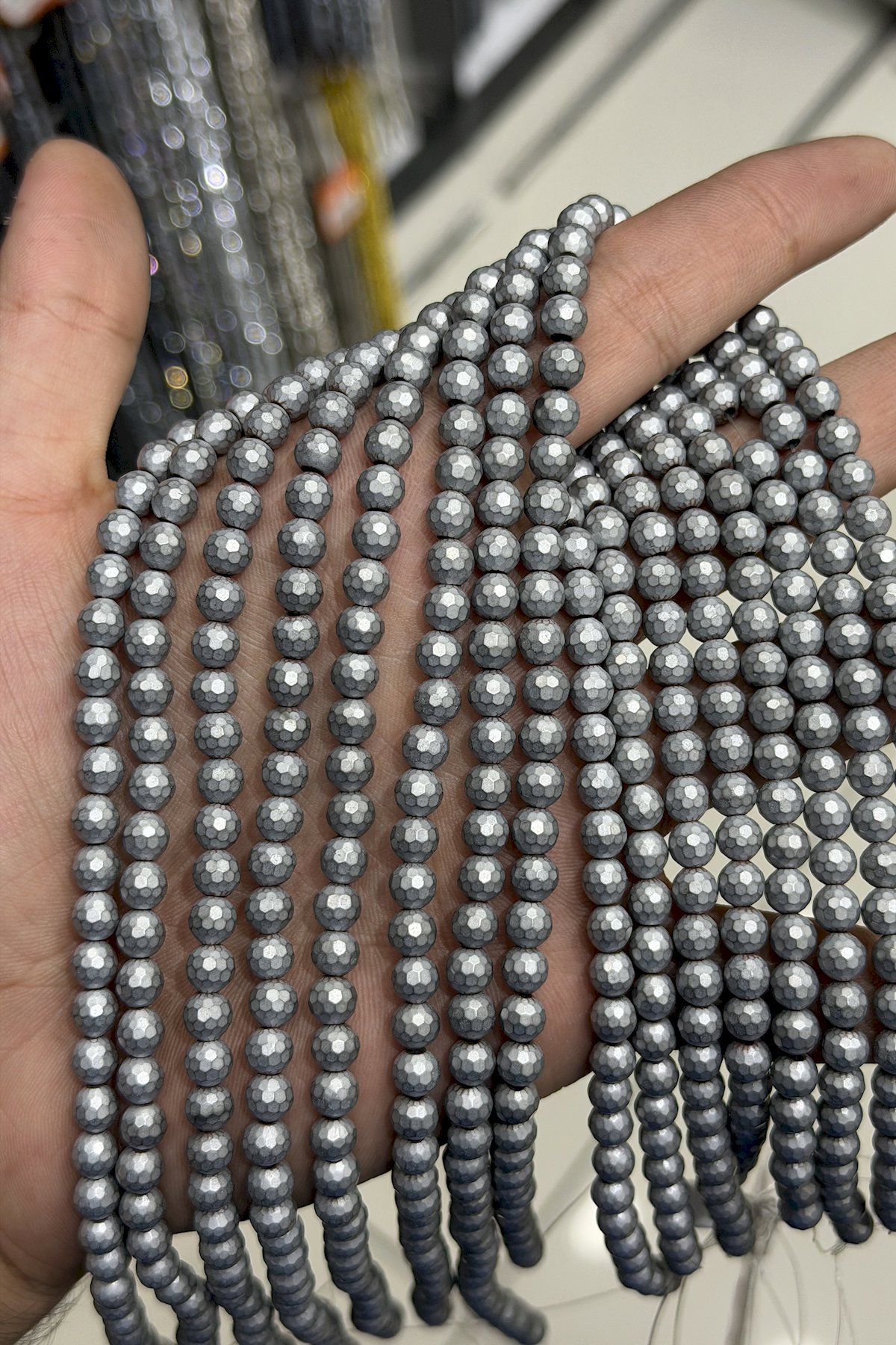 Hematit Taşı Küre Faset Kesim Mat Açık Gri 6mm Doğal Taş Dizi