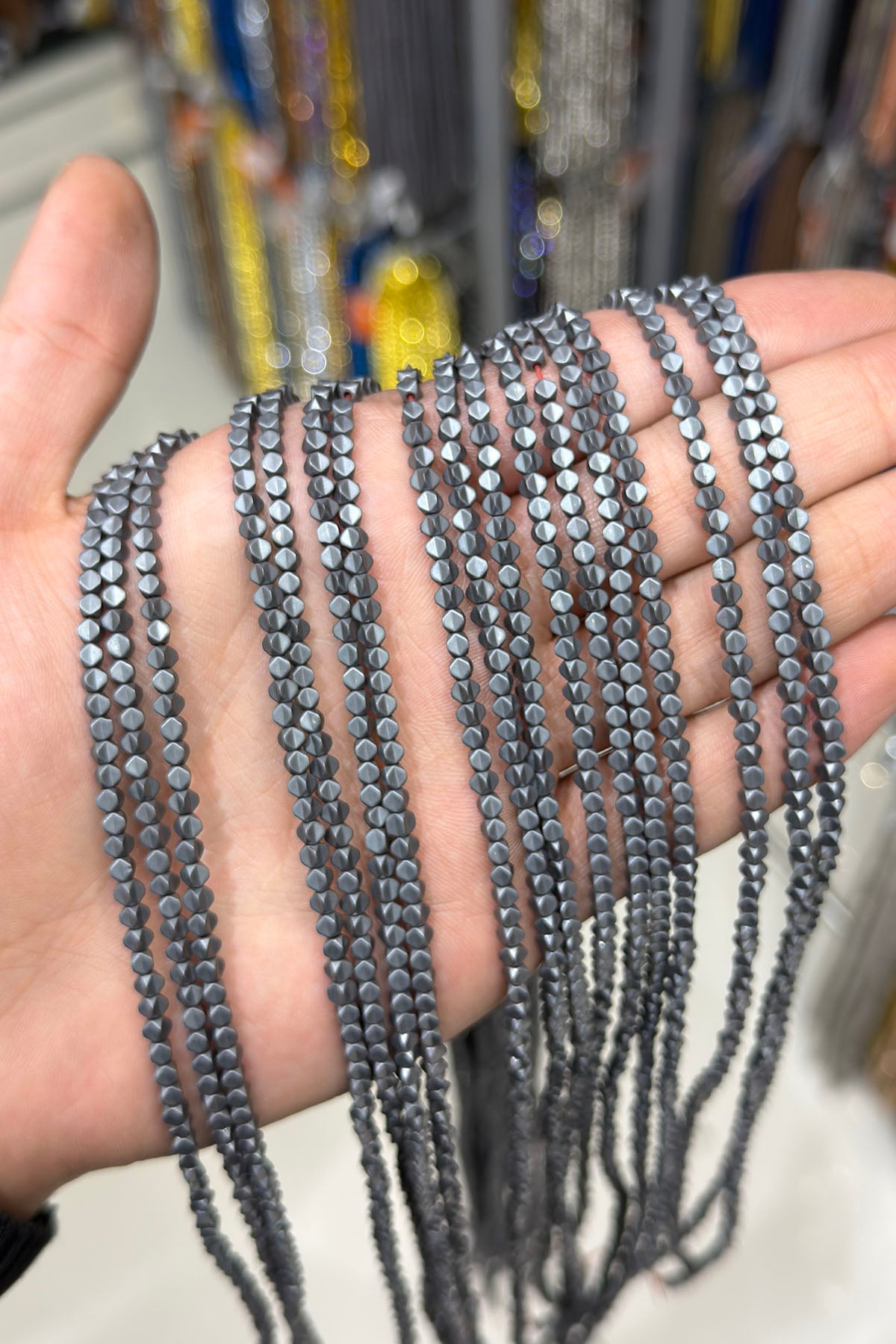 Hematit Taşı Özel Kesim 3x3mm- Mat Gri Doğal Taş Dizi