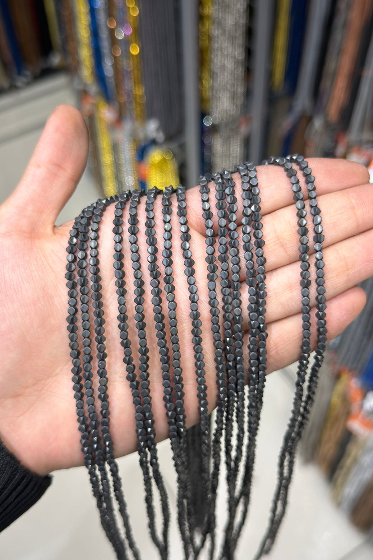 Hematit Taşı Özel Kesim 3x3mm- Mat Siyah Doğal Taş Dizi