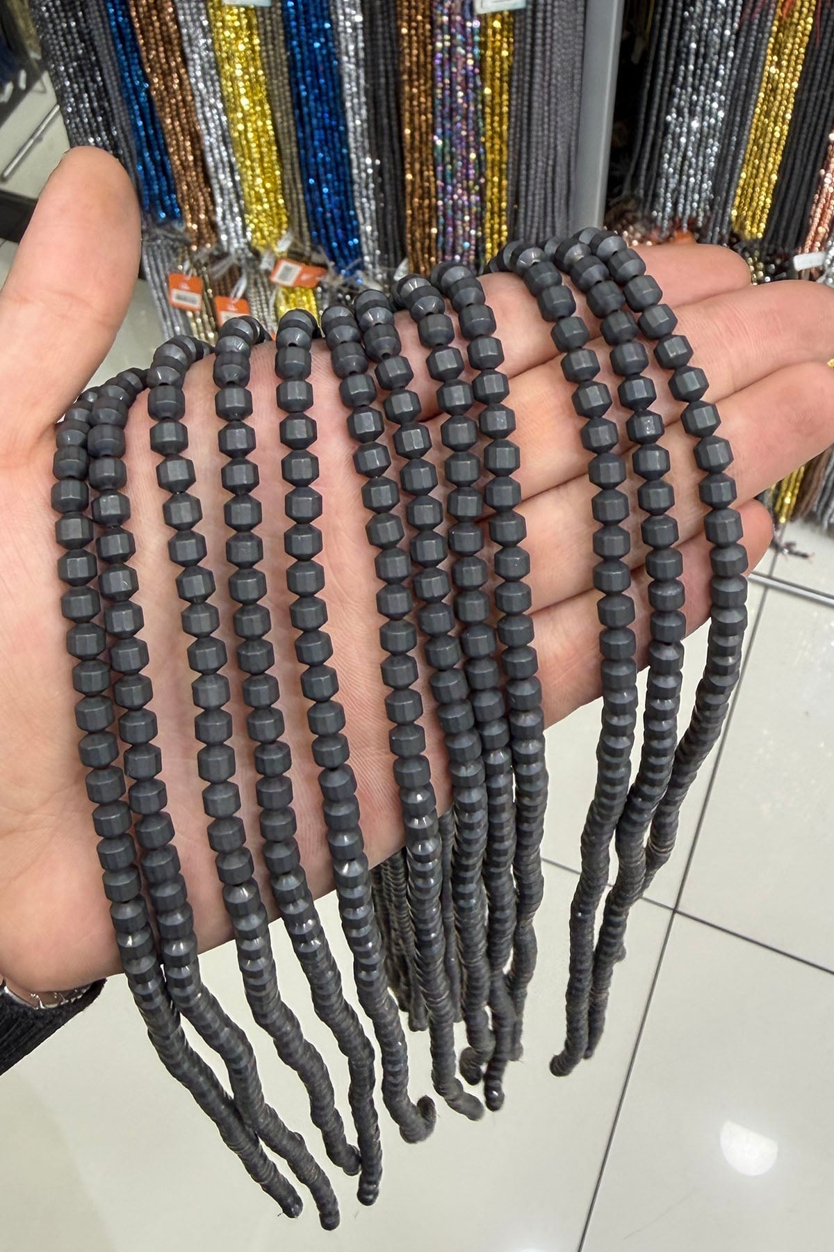 Hematit Taşı Özel Kesim 6x6mm- Mat Siyah Doğal Taş Dizi