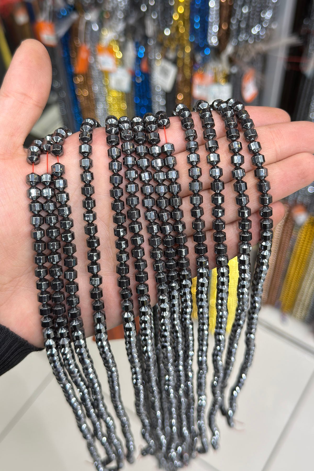 Hematit Taşı Özel Kesim 6x6mm- Parlak Füme Doğal Taş Dizi