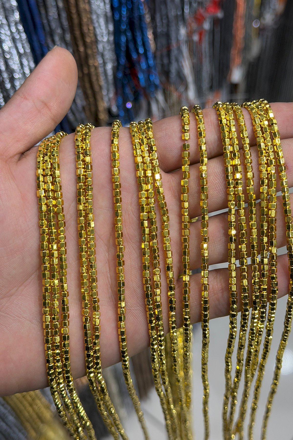 Hematit Taşı Özel Kesim Altın Sarı 3x3mm Doğal Taş Dizi