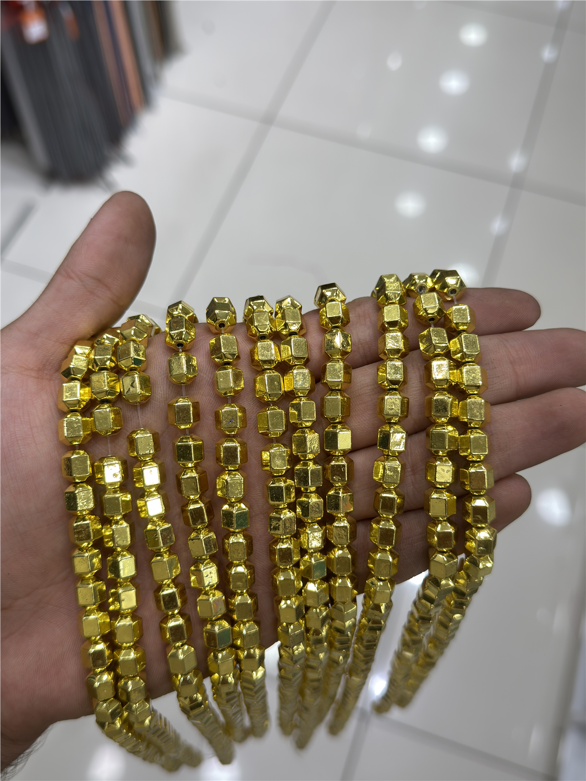 Hematit Taşı Özel Kesim Altın Sarı 8x8mm Doğal Taş Dizi
