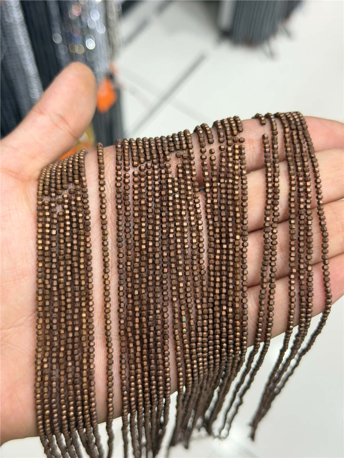 Hematit Taşı Özel Kesim Mat Kahverengi 2x2mm Doğal Taş Dizi