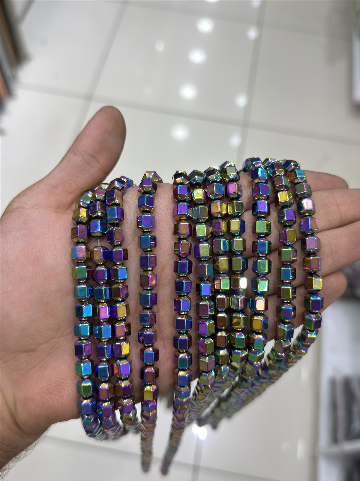 Hematit Taşı Özel Kesim Parlak Gökkuşağı 8x8mm Doğal Taş Dizi