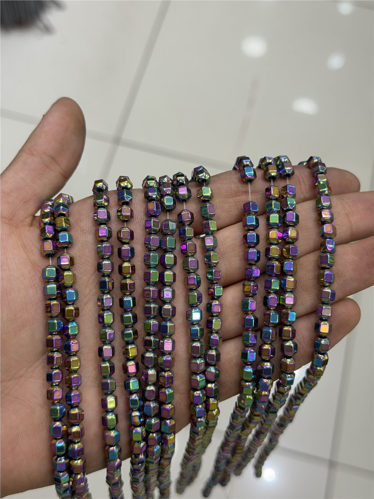 Hematit Taşı Özel Kesim Parlak Gökkuşağı 6x6mm Doğal Taş Dizi