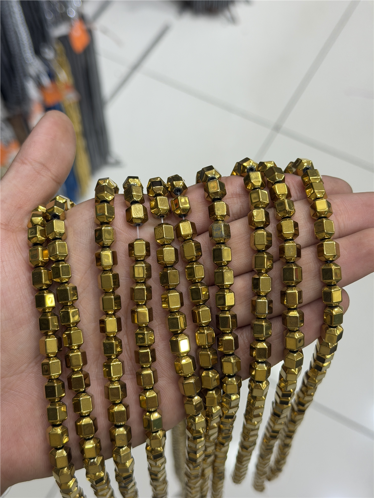 Hematit Taşı Özel Kesim Parlak Gold 8x8mm Doğal Taş Dizi