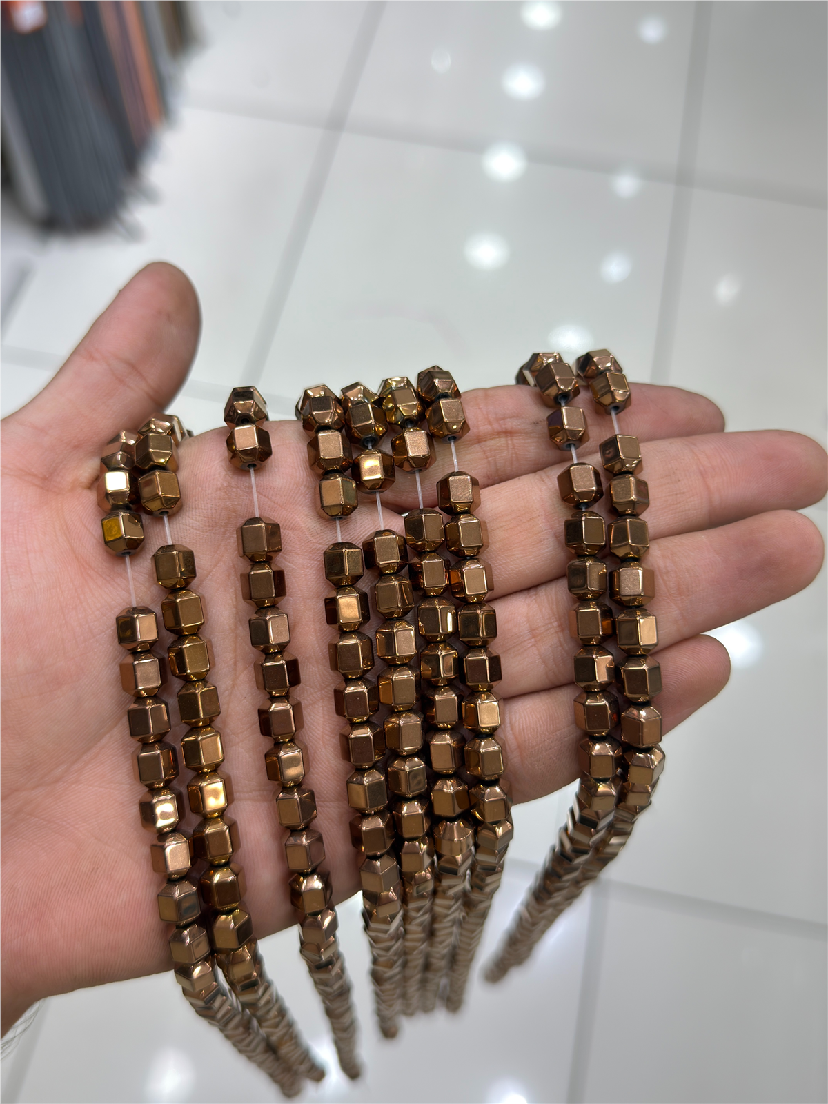 Hematit Taşı Özel Kesim Parlak Kahverengi 8x8mm Doğal Taş Dizi