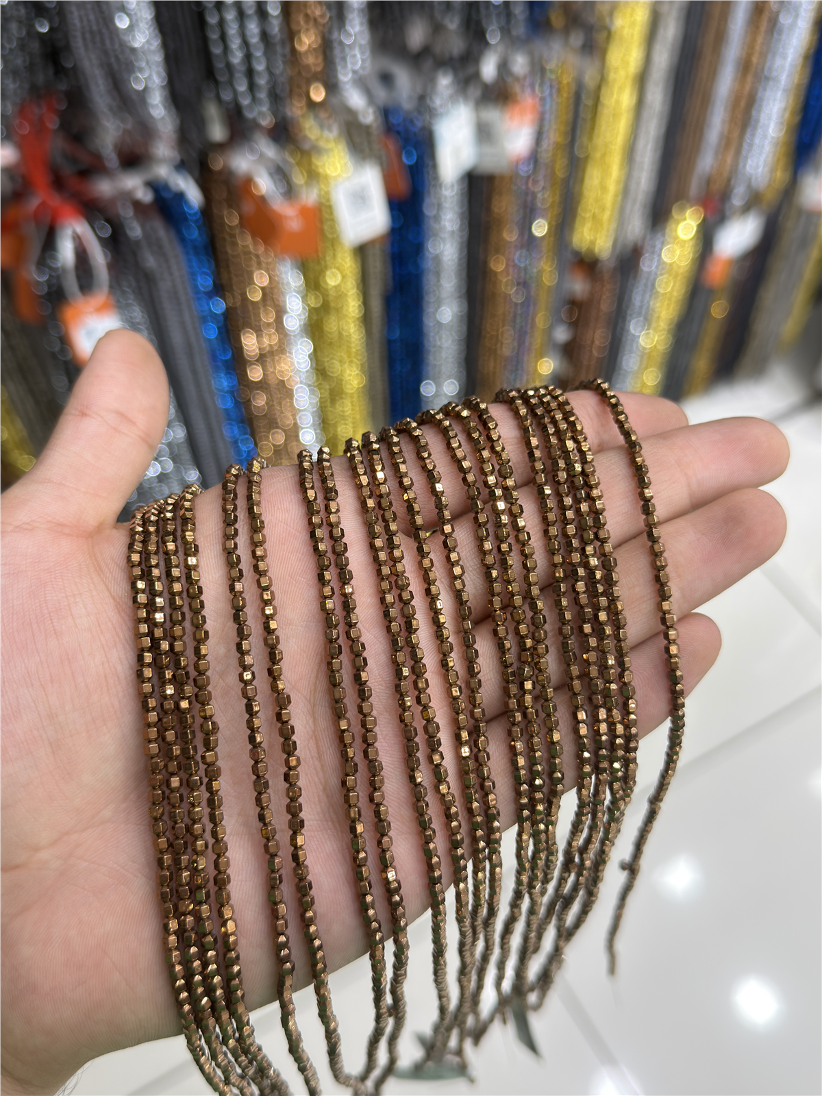 Hematit Taşı Özel Kesim Parlak Kahverengi 3x3mm Doğal Taş Dizi