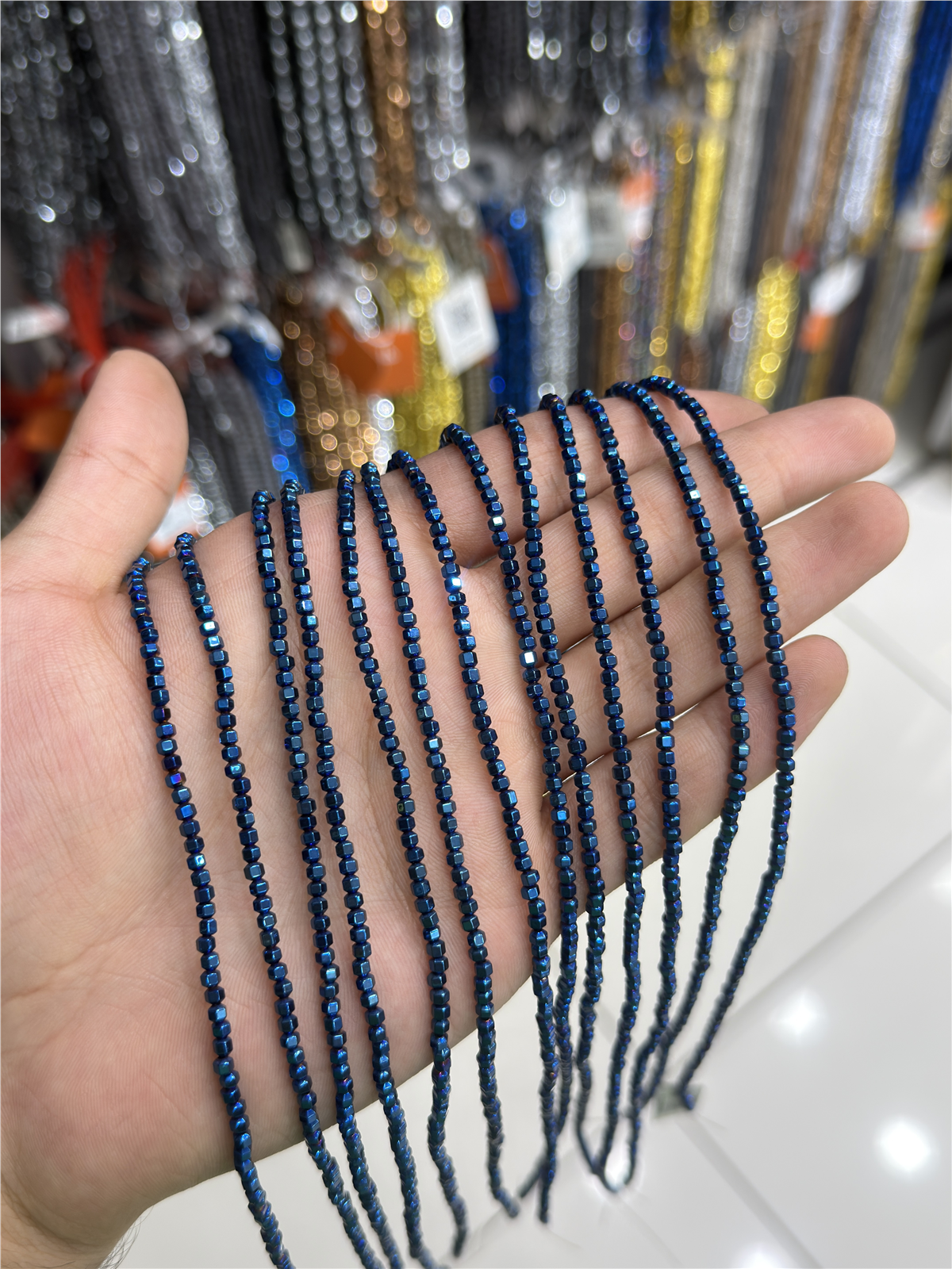Hematit Taşı Özel Kesim Parlak Mavi 3x3mm Doğal Taş Dizi