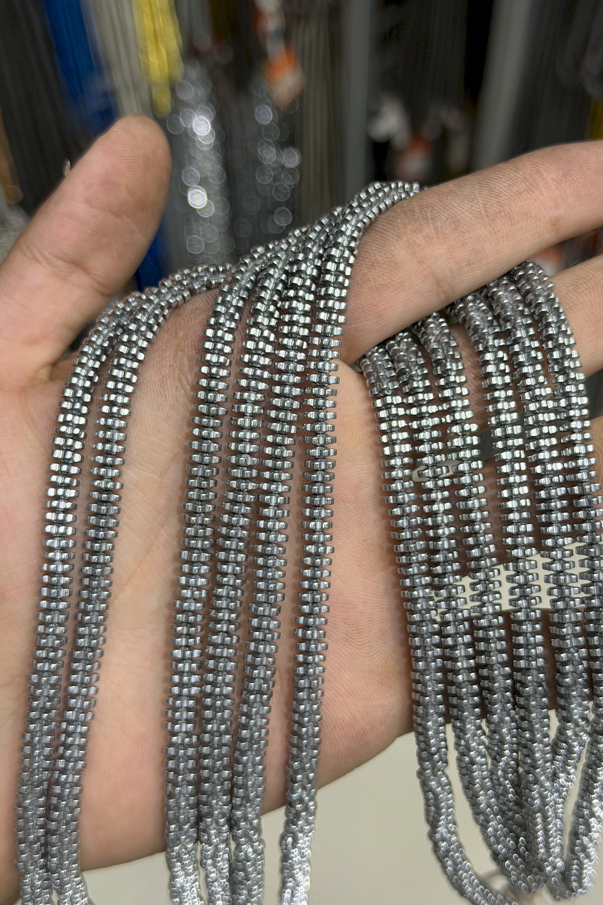 Hematit Taşı Papatya Rondela Kesim 6x2mm- Parlak Gümüş Doğal Taş Dizi