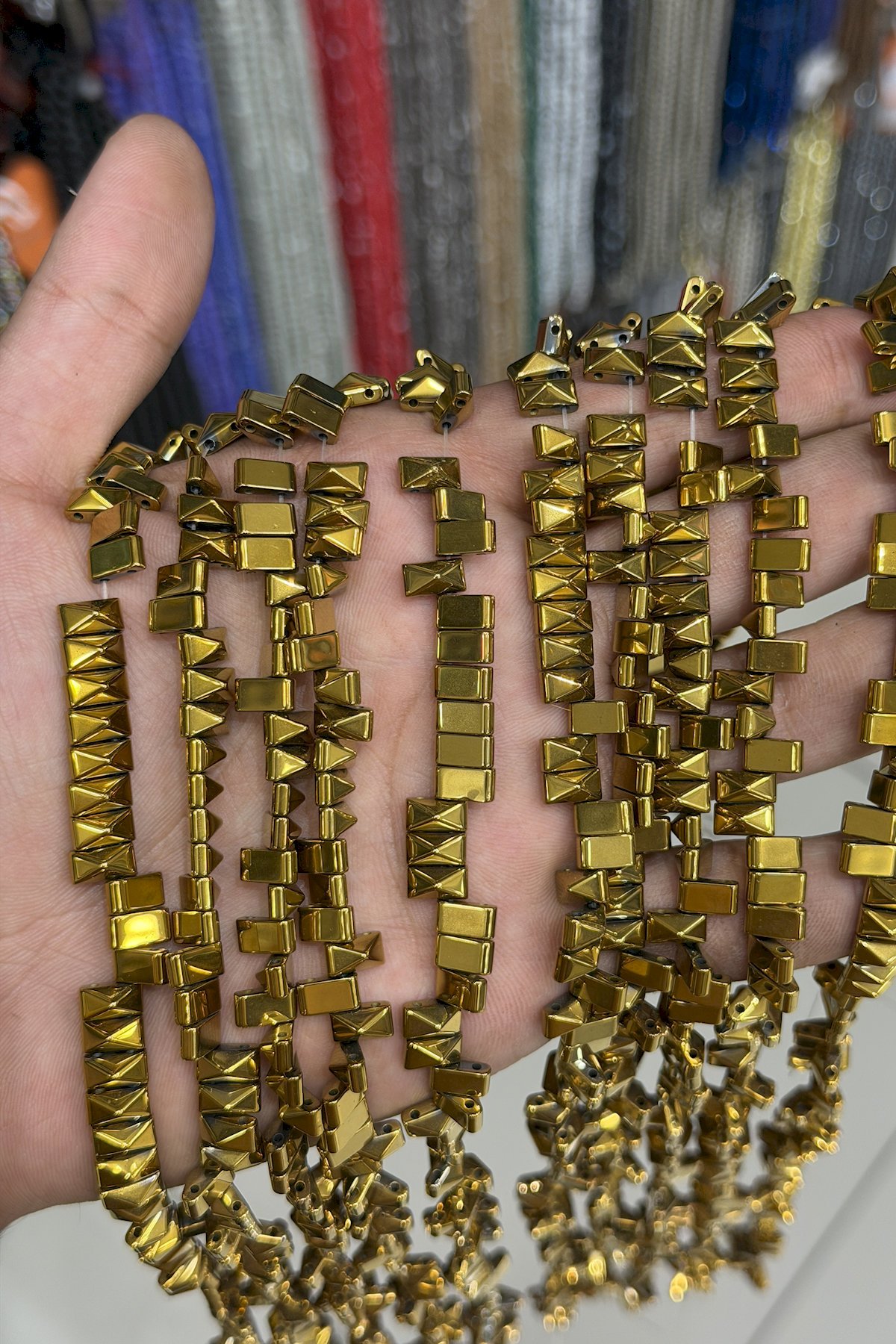 Hematit Taşı Piramit Kesim Parlak Gold 8x5mm Doğal Taş Dizi