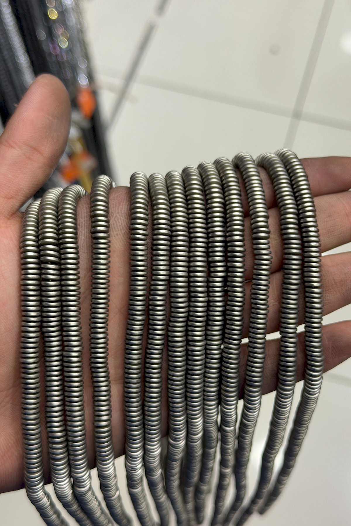 Hematit Taşı Rondela Kesim 6x1mm- Mat Titanyum Doğal Taş Dizi