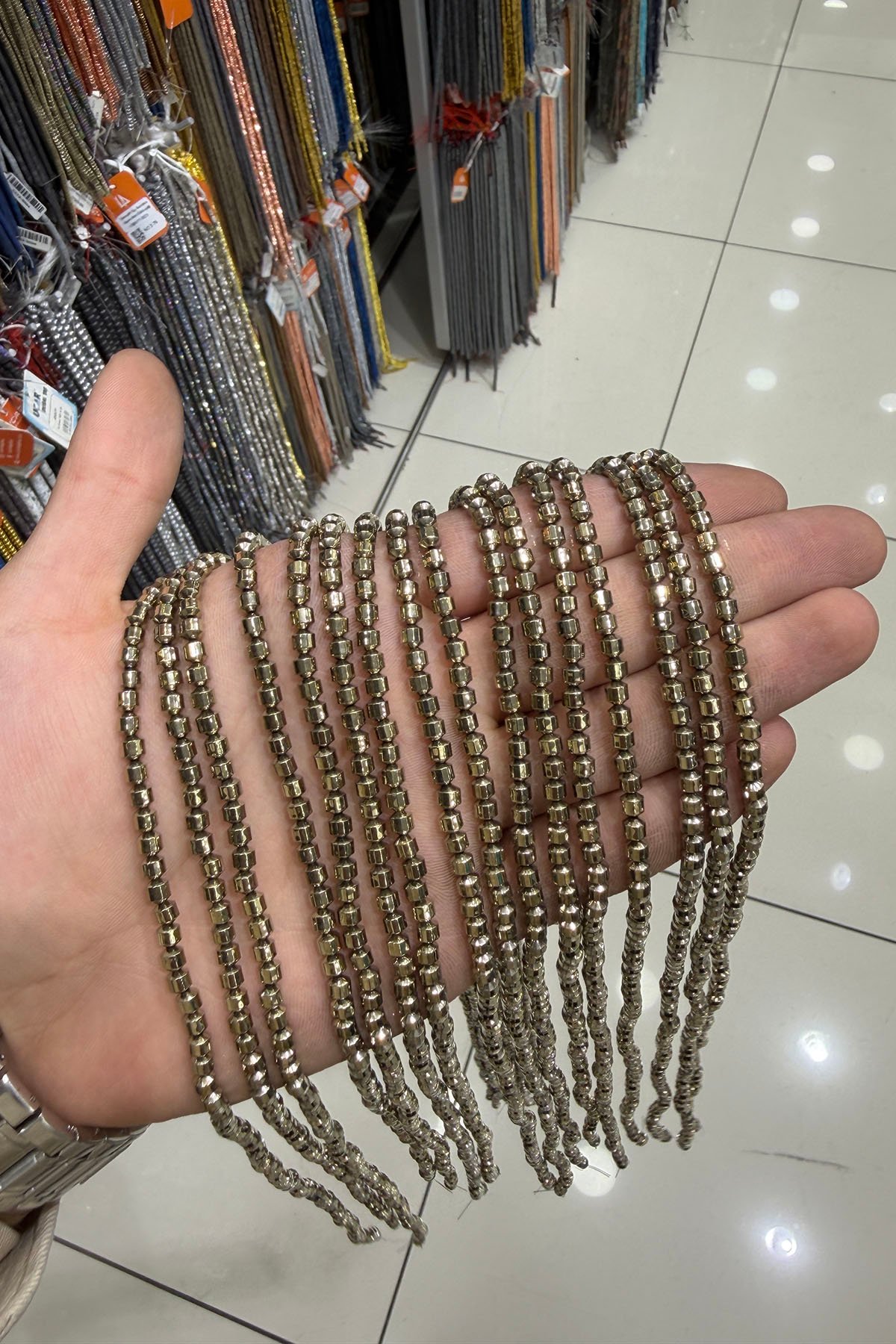 Hematit Taşı Silindir Kesim 4x4mm- Parlak Antik Sarı Doğal Taş Dizi