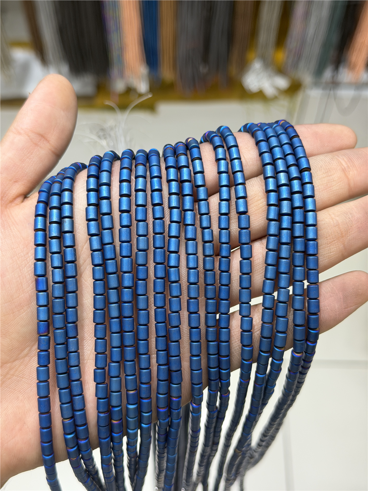 Hematit Taşı Silindir Kesim 4x5mm- Mat Mavi Doğal Taş Dizi