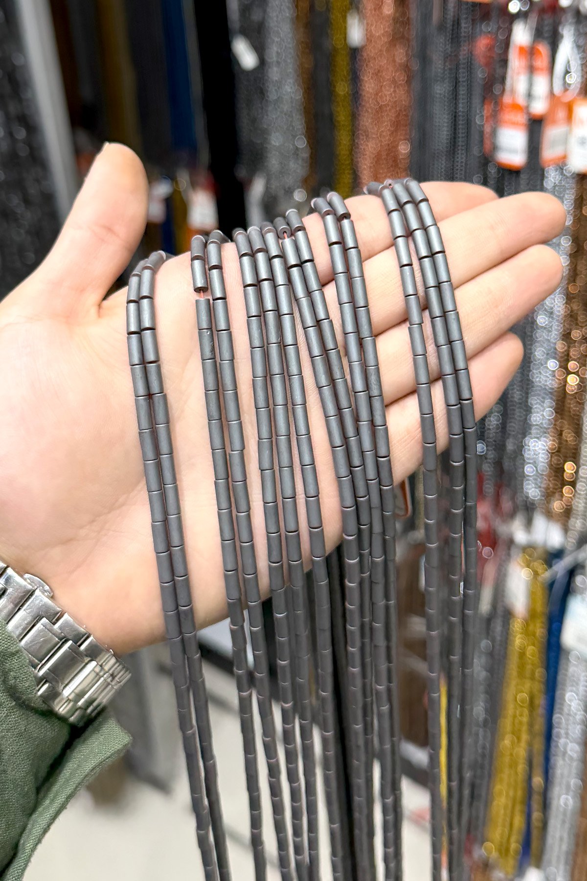 Hematit Taşı Silindir Kesim 4x8mm- Mat Gri Doğal Taş Dizi