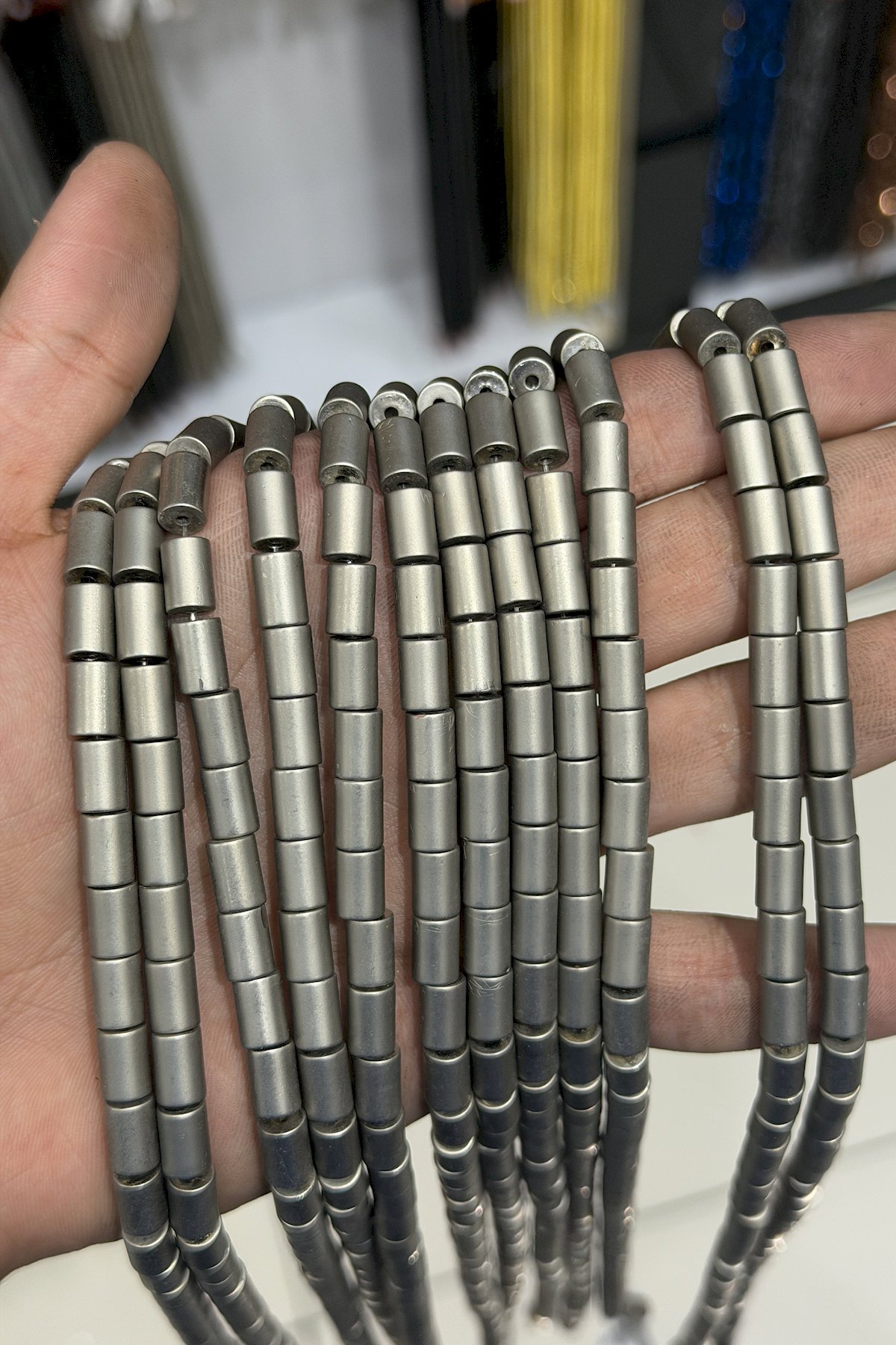 Hematit Taşı Silindir Kesim 6x9mm- Mat Titanyum Doğal Taş Dizi