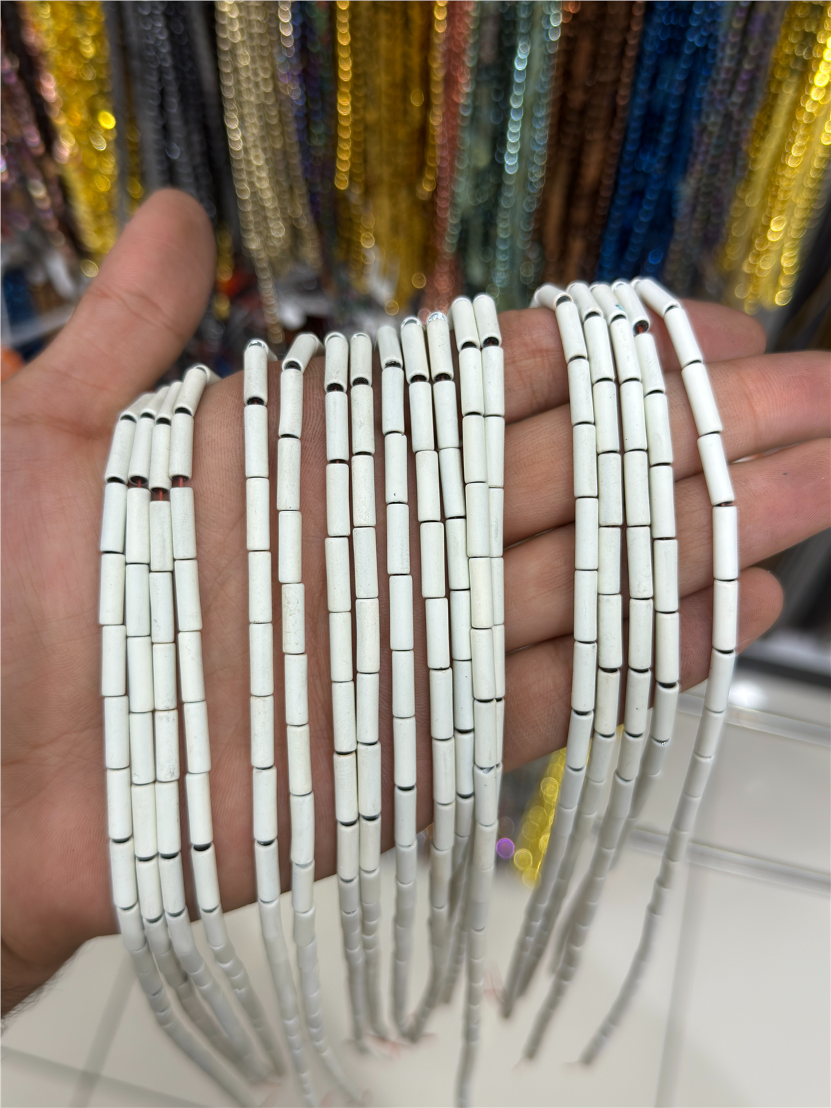 Hematit Taşı Silindir Kesim Beyaz 4x13mm Doğal Taş Dizi