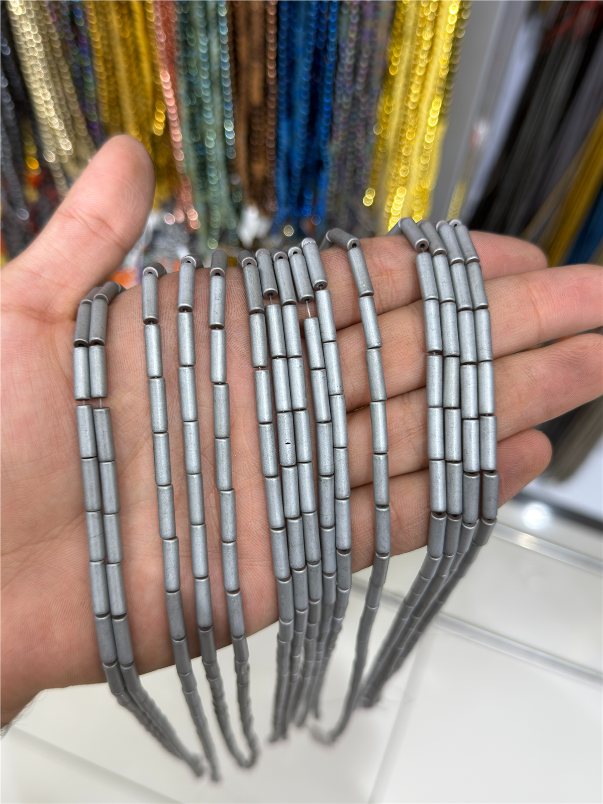 Hematit Taşı Silindir Kesim Mat Açık Gri 4x13mm Doğal Taş Dizi