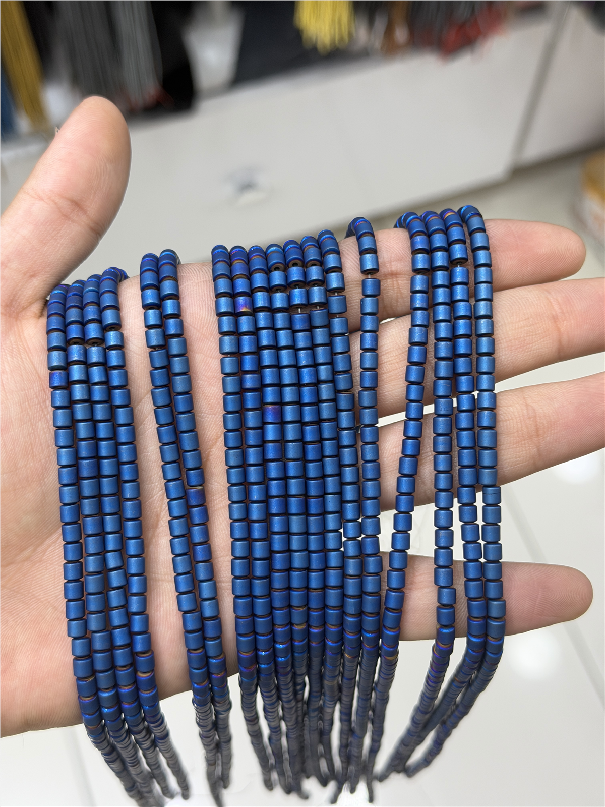 Hematit Taşı Silindir Kesim Mat Mavi 4mm Doğal Taş Dizi