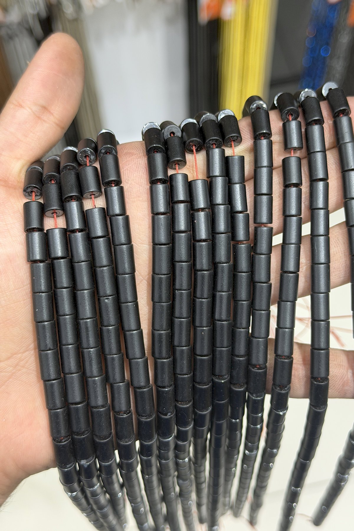 Hematit Taşı Silindir Kesim Mat Siyah 6x9mm Doğal Taş Dizi