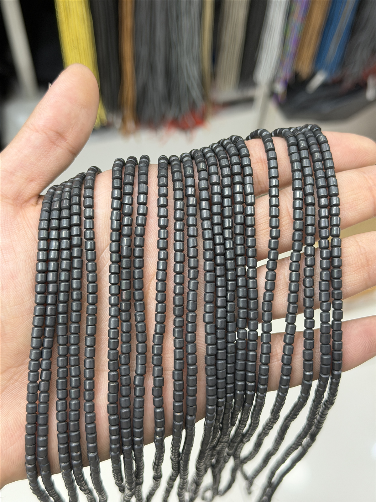 Hematit Taşı Silindir Kesim Mat Siyah 3mm Doğal Taş Dizi