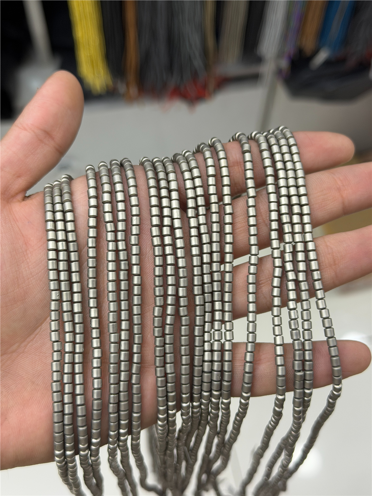 Hematit Taşı Silindir Kesim Mat Titanyum 3mm Doğal Taş Dizi